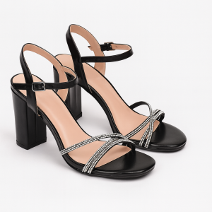 Sandalia de tacón medio negro con tiras brillantes