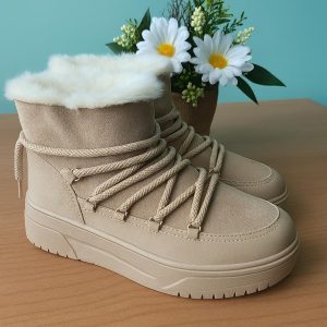 Botas beige con interior de pelo y plataforma